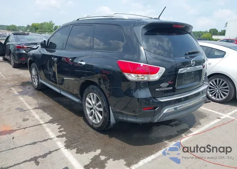 2016 Nissan Pathfinder Sv z USA, uszkodzony, nr VIN 5N1AR2MM5GC642088